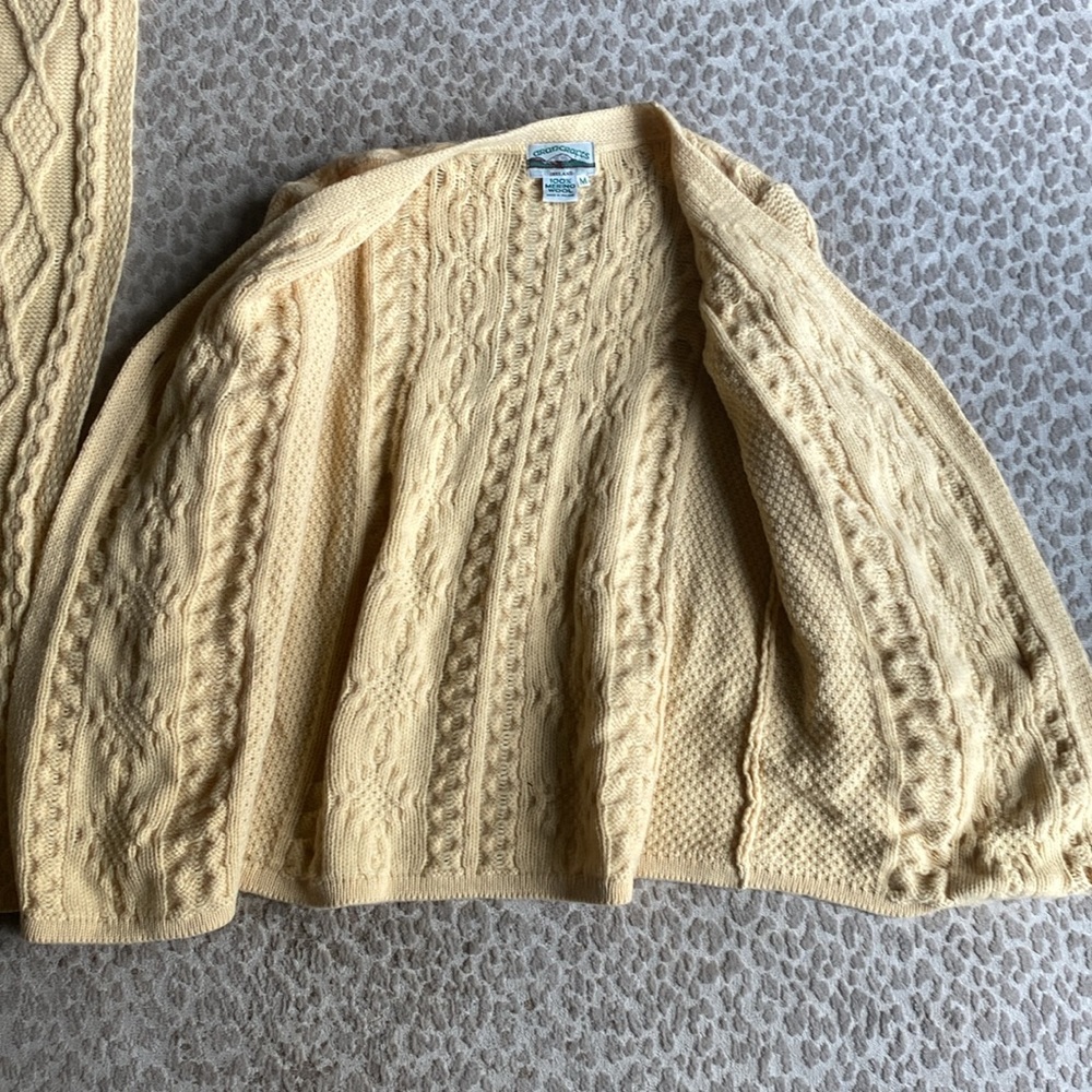 Aran Crafts 100% Merino Wool Butter Yellow Cardigan, size M/L - Picture 5 of 6